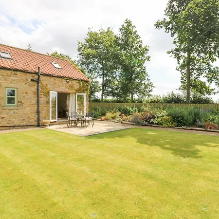 Summer Farm * Crakehall